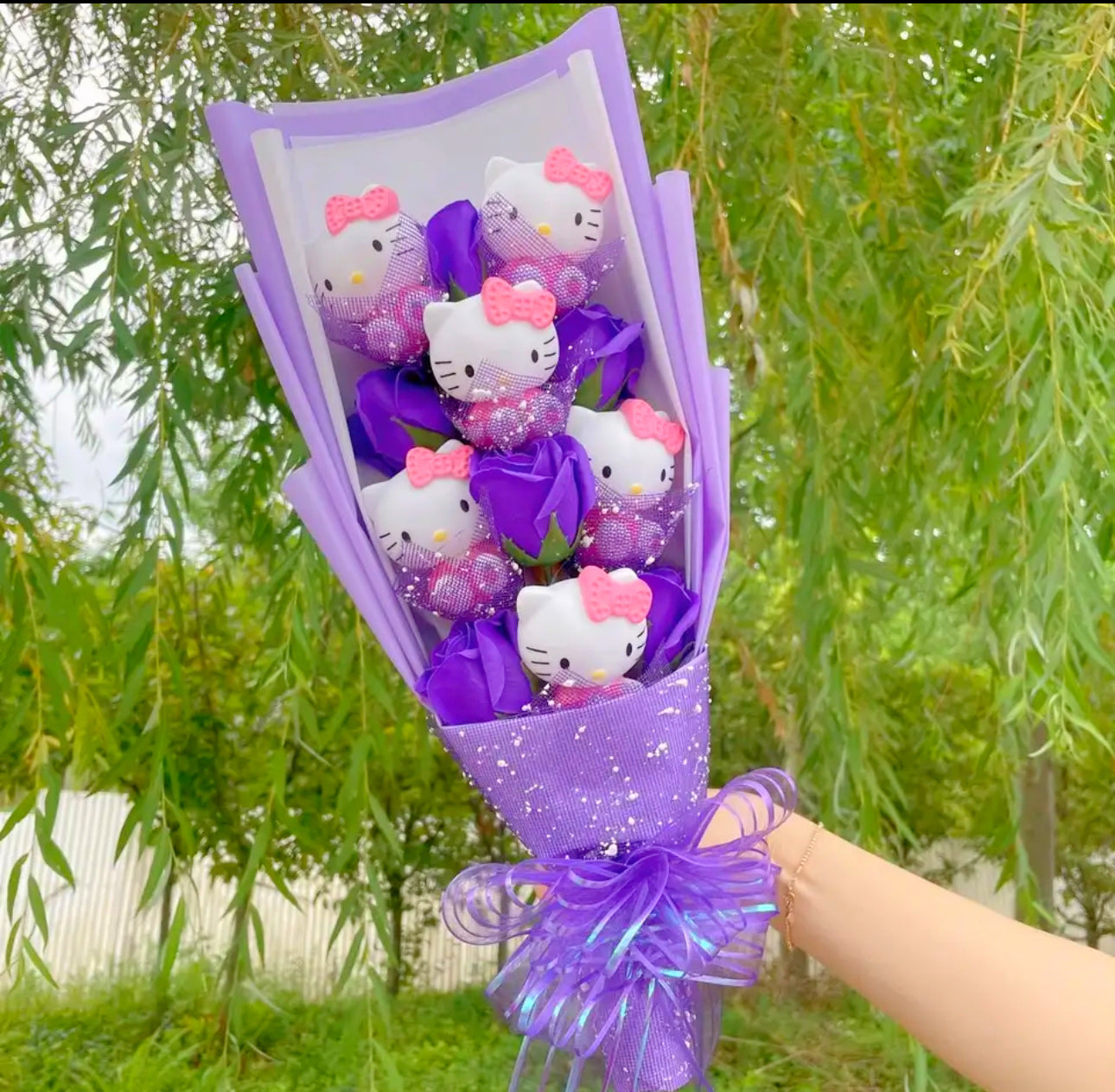 Hello Kitty Large Rose Bouquet